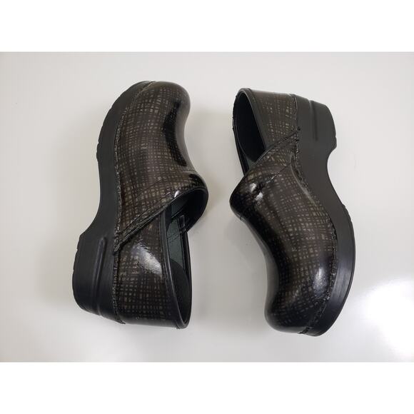 (O5) Dansko Professional Clogs Womens Shoes Size 38 Nurse Work Leather - Picture 1 of 10
